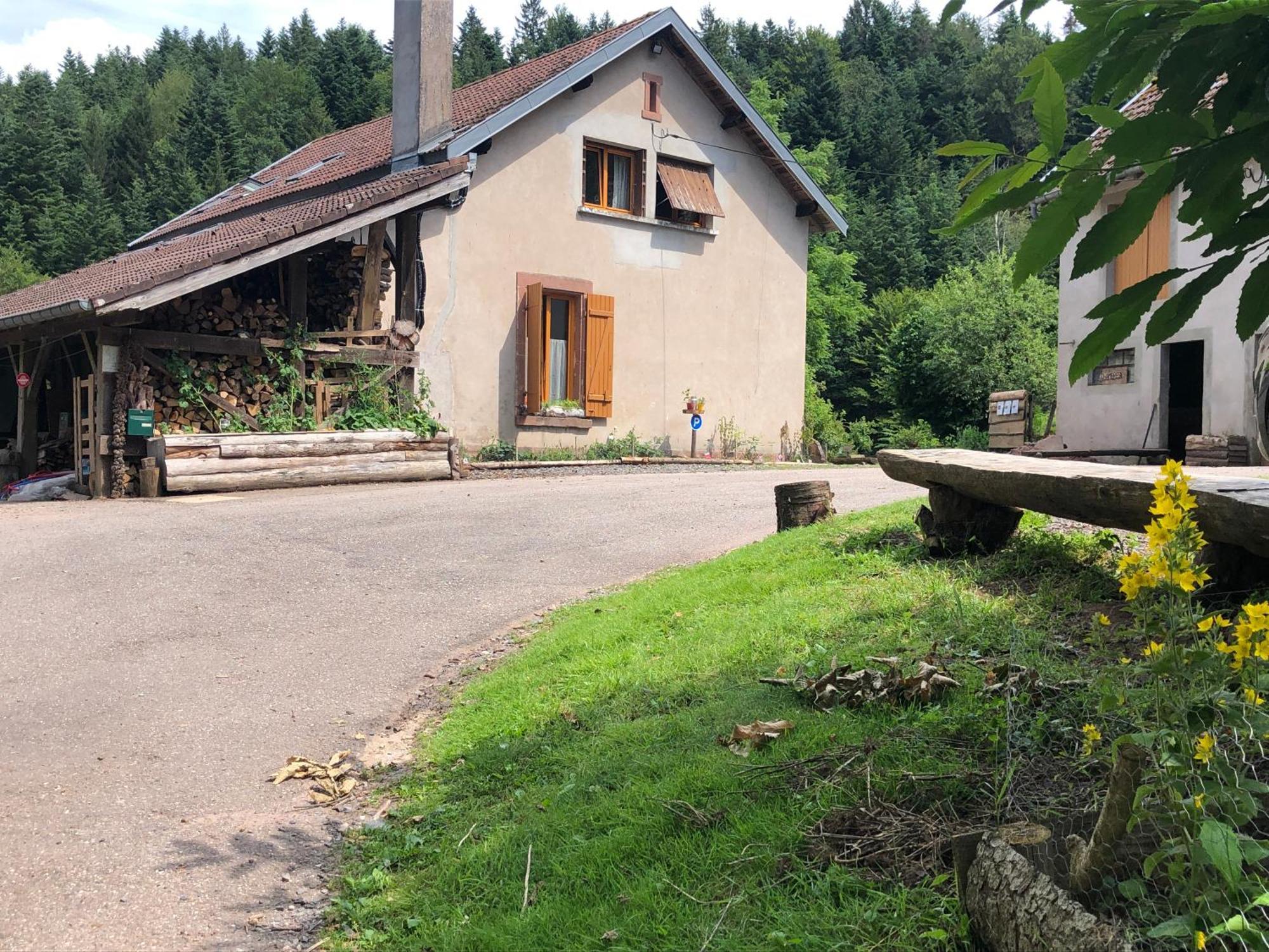 Saint-Sauveur  A L'Oree De Soi - Maison Forestiere De La Soie - Eco Gite, Chambres D'Hotes, Camping Au Pied Des Vosges מראה חיצוני תמונה